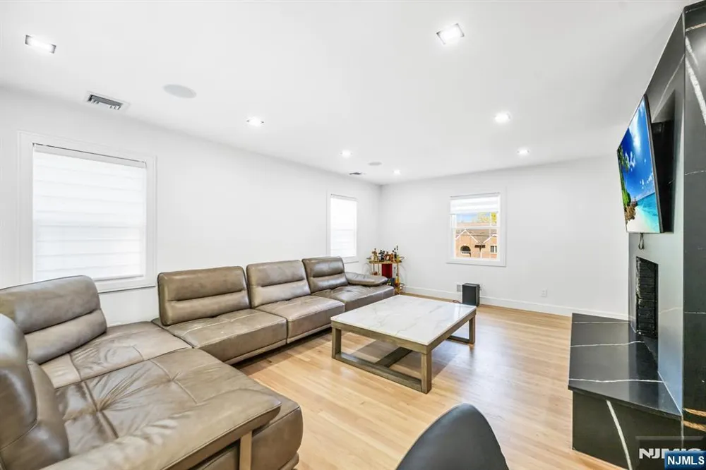 207 Degray Street North Haledon, NJ 07508