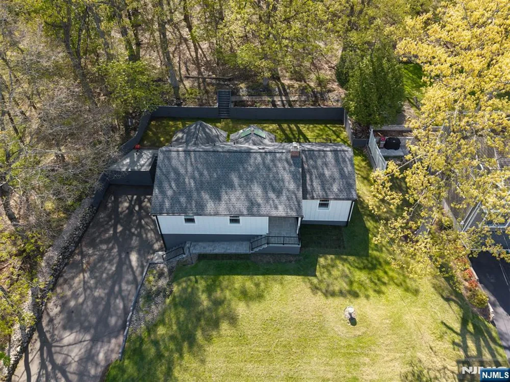 207 Degray Street North Haledon, NJ 07508