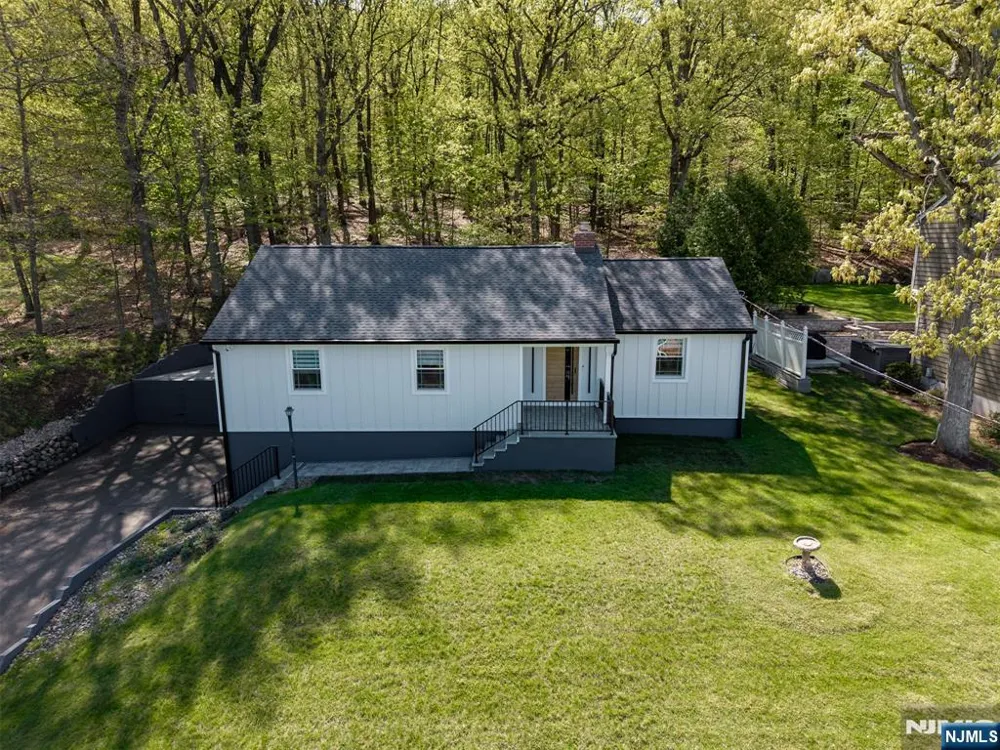 207 Degray Street North Haledon, NJ 07508