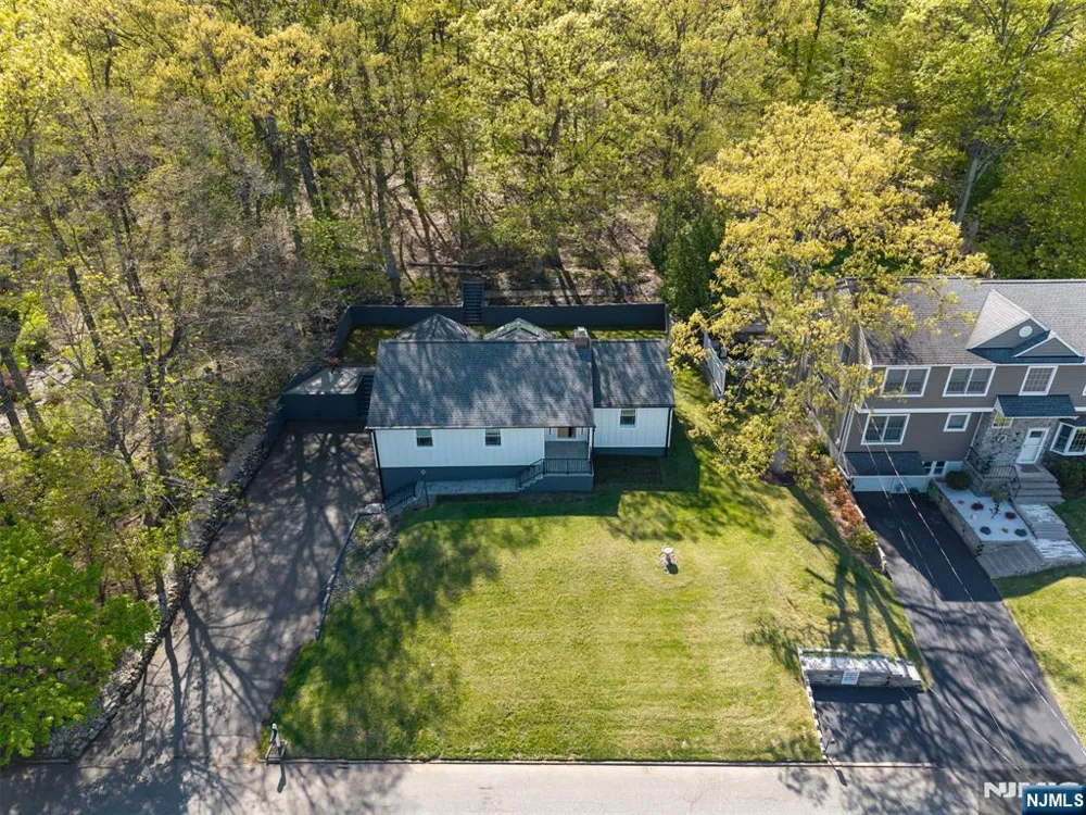 207 Degray Street North Haledon, NJ 07508