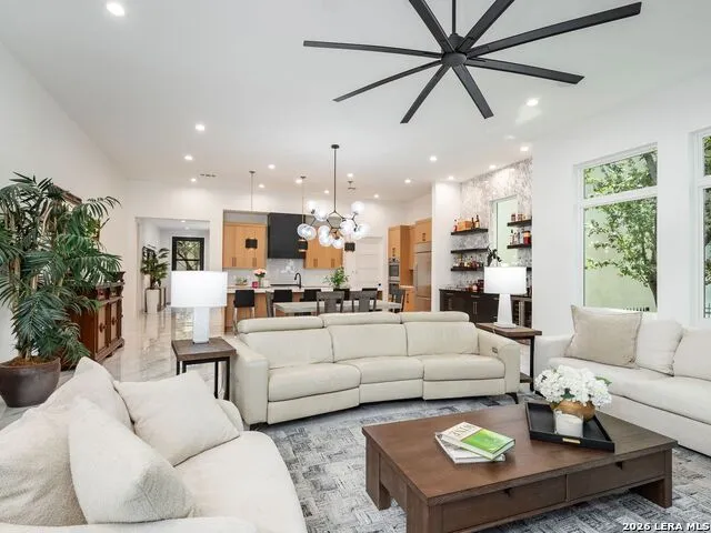 183 Westcourt Lane San Antonio, TX 78257