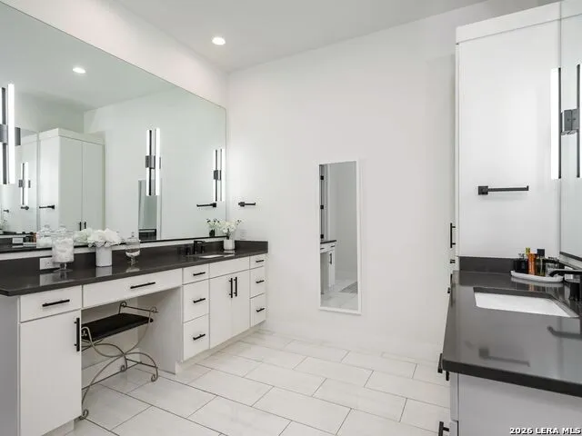 183 Westcourt Lane San Antonio, TX 78257