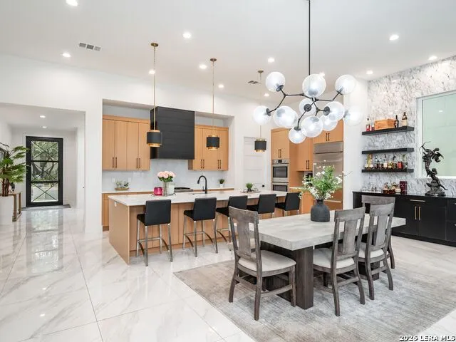 183 Westcourt Lane San Antonio, TX 78257