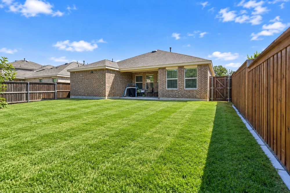1810 Alamandine Avenue Cross Roads, TX 76227