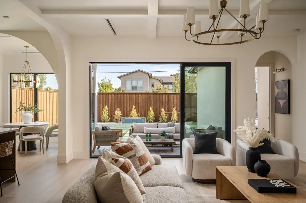 4722 Cowan Avenue Dallas, TX 75209