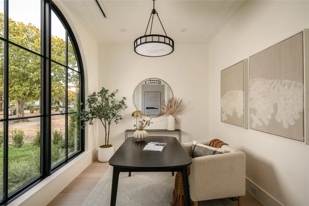 4722 Cowan Avenue Dallas, TX 75209