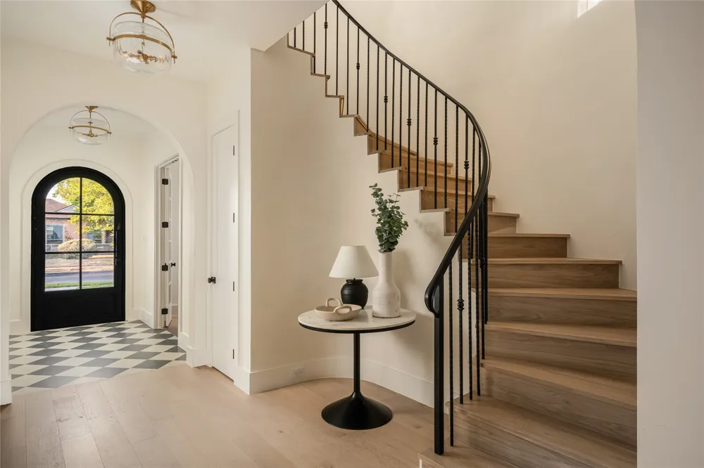 4722 Cowan Avenue Dallas, TX 75209