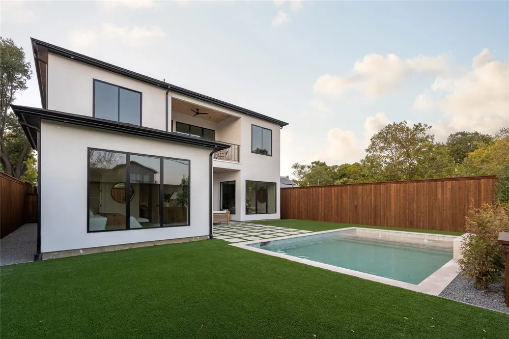4722 Cowan Avenue Dallas, TX 75209