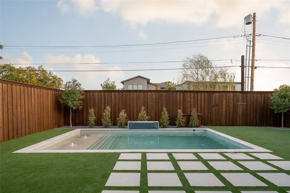 4722 Cowan Avenue Dallas, TX 75209