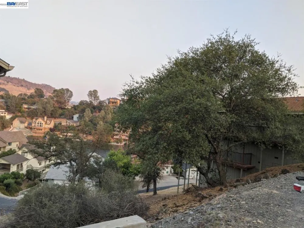 345 Thomson Ln Copperopolis, CA 95228