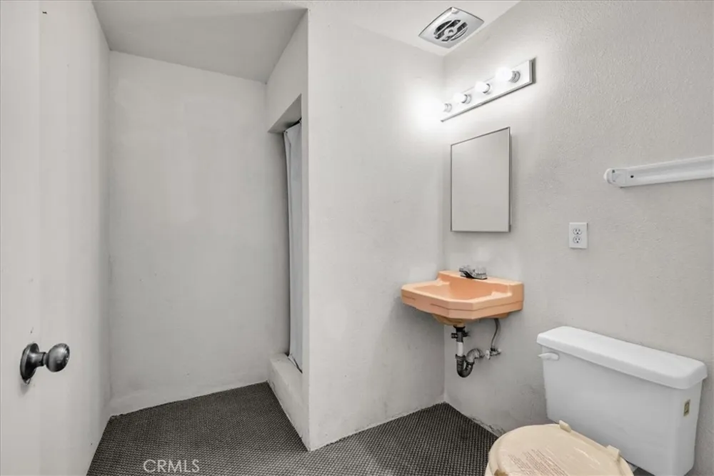56166 Handley Yucca Valley, CA 92284