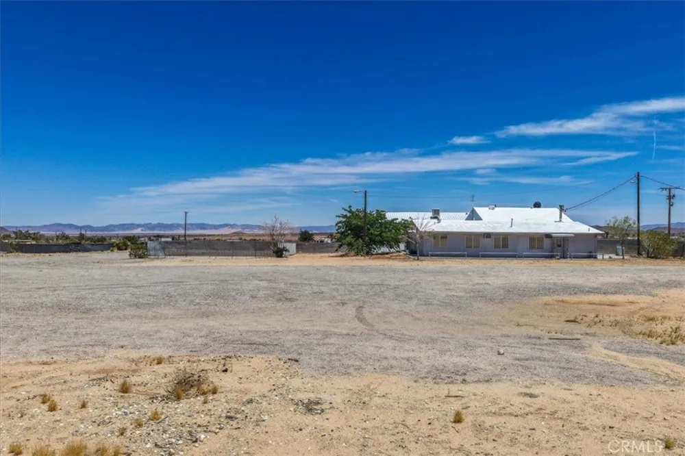 56166 Handley Yucca Valley, CA 92284