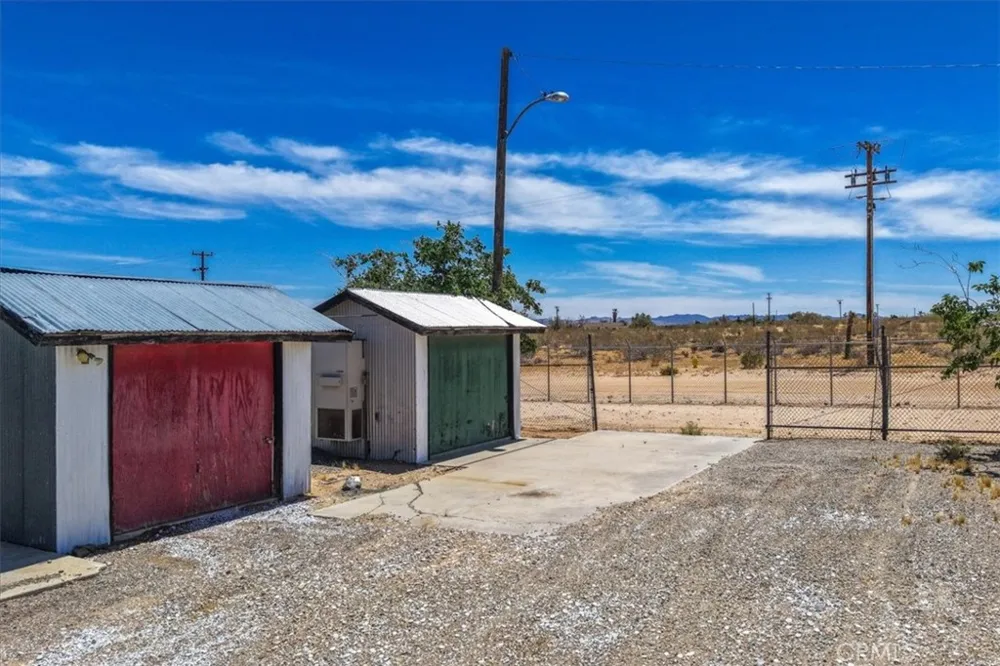 56166 Handley Yucca Valley, CA 92284