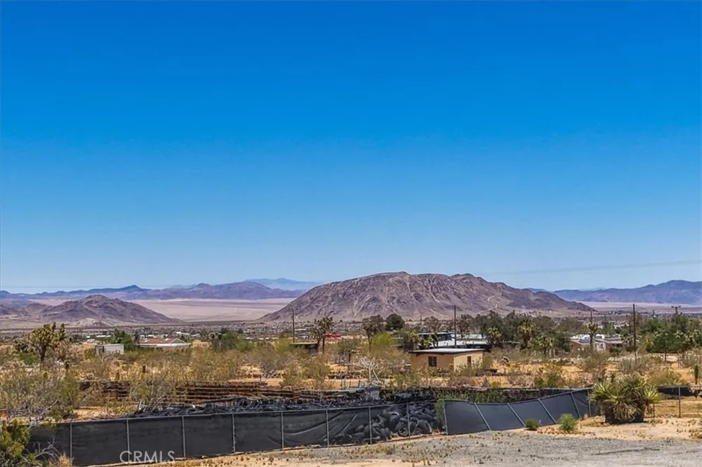 56166 Handley Yucca Valley, CA 92284