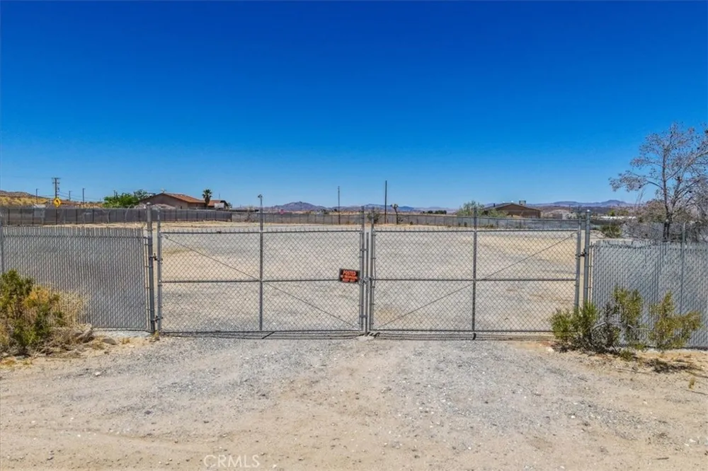 56166 Handley Yucca Valley, CA 92284