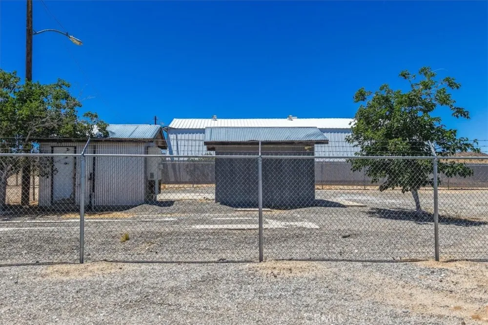 56166 Handley Yucca Valley, CA 92284