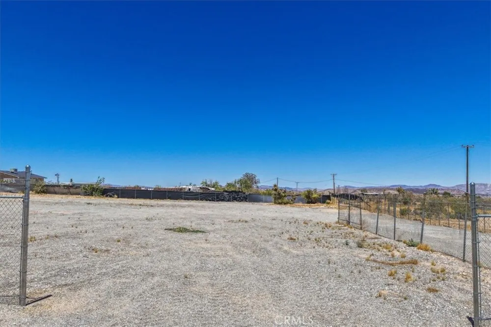 56166 Handley Yucca Valley, CA 92284