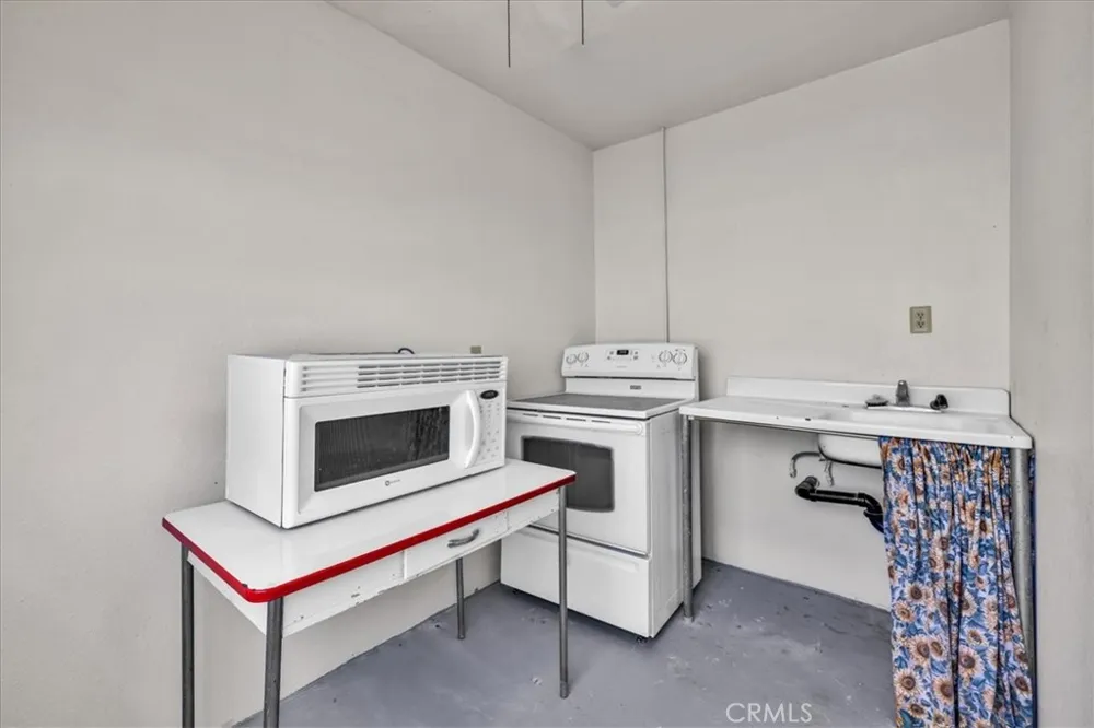 56166 Handley Yucca Valley, CA 92284