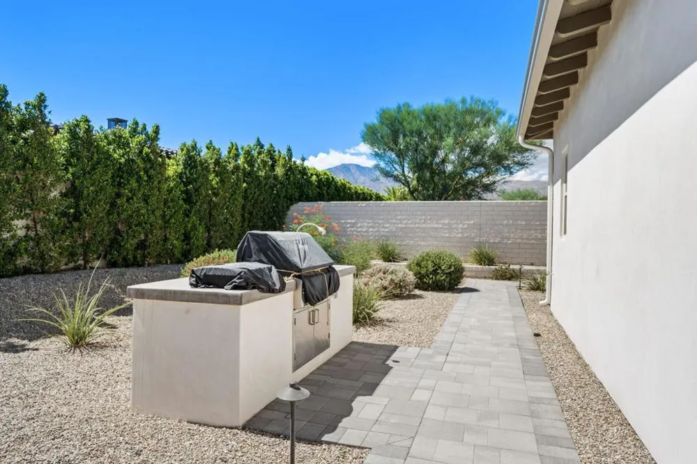 81517 Merv Griffin Way La Quinta, CA 92253