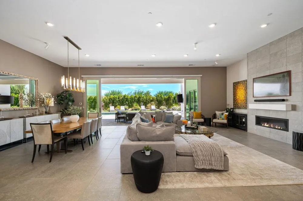 81517 Merv Griffin Way La Quinta, CA 92253