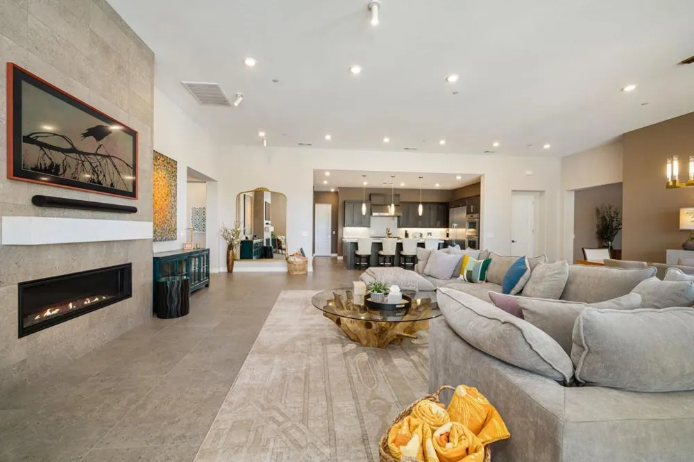81517 Merv Griffin Way La Quinta, CA 92253