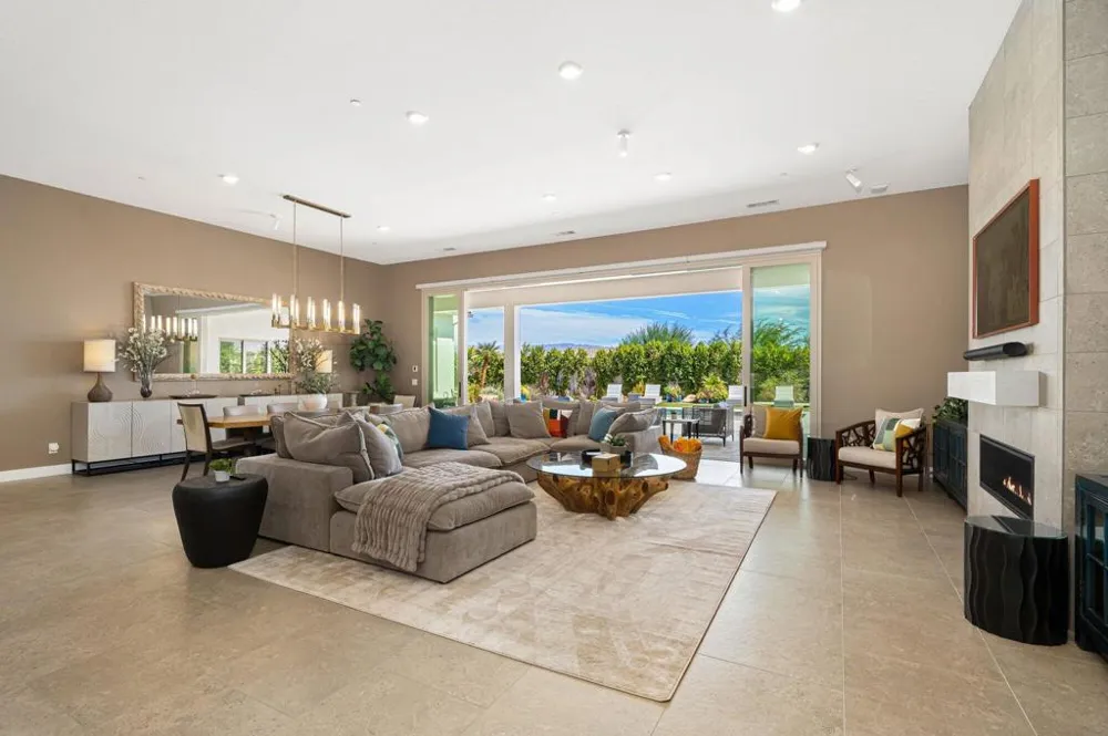 81517 Merv Griffin Way La Quinta, CA 92253