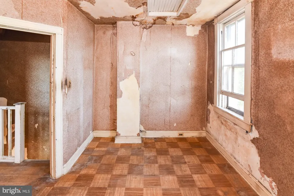 613 HARDING PLACE Baltimore, MD 21211