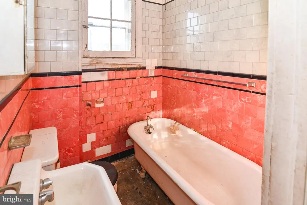 613 HARDING PLACE Baltimore, MD 21211