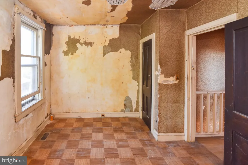 613 HARDING PLACE Baltimore, MD 21211