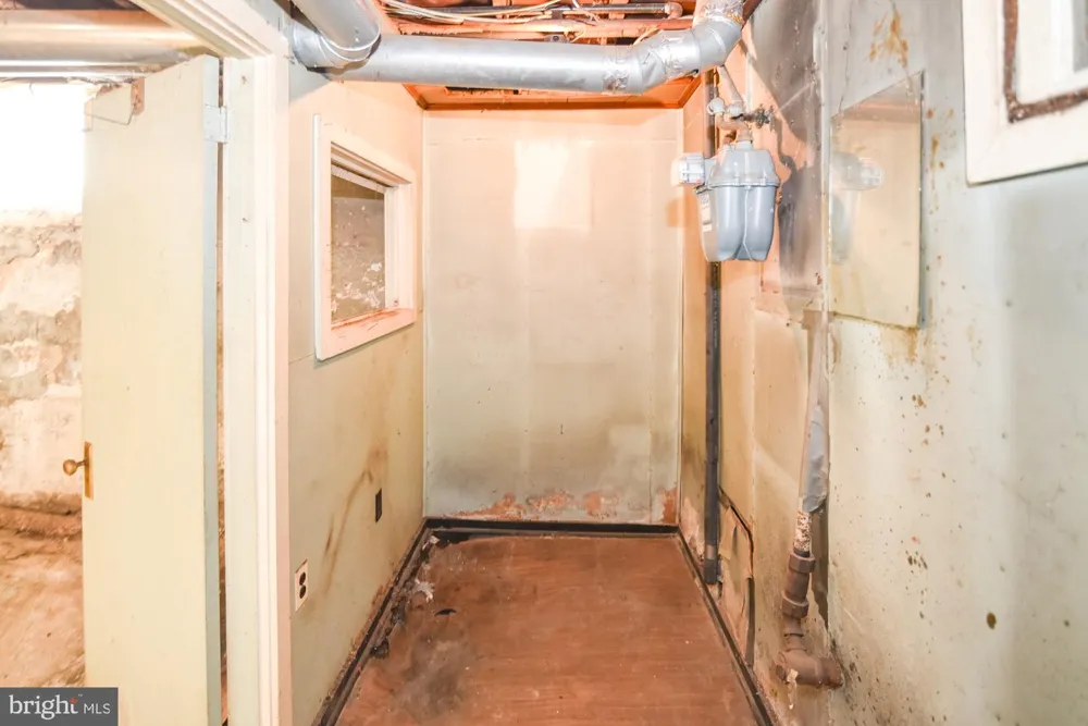 613 HARDING PLACE Baltimore, MD 21211