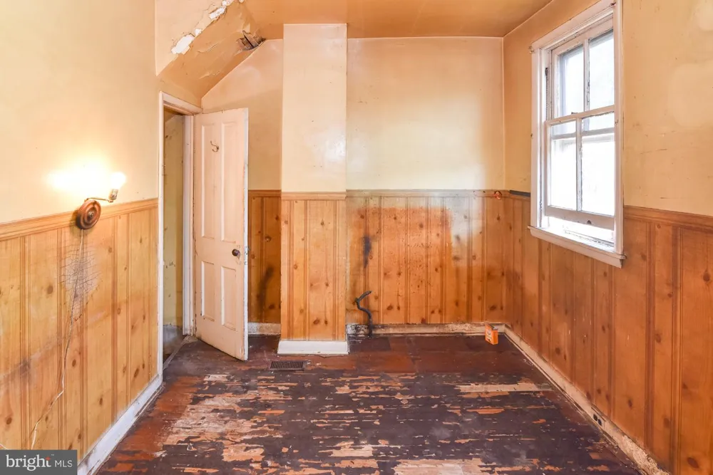 613 HARDING PLACE Baltimore, MD 21211