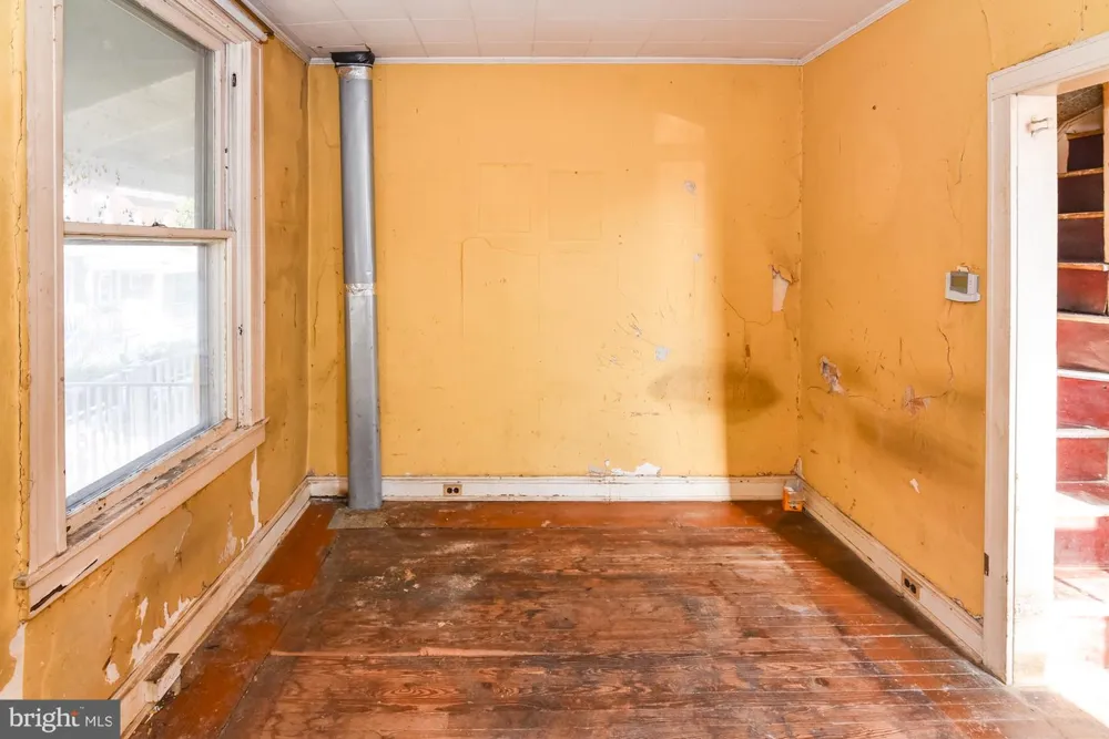 613 HARDING PLACE Baltimore, MD 21211