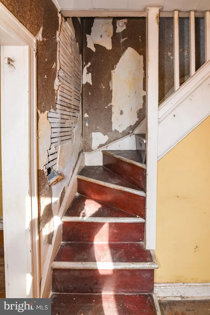 613 HARDING PLACE Baltimore, MD 21211