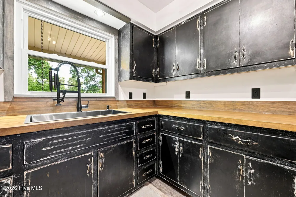 1306 Hot House Road Hayesville, NC 28904