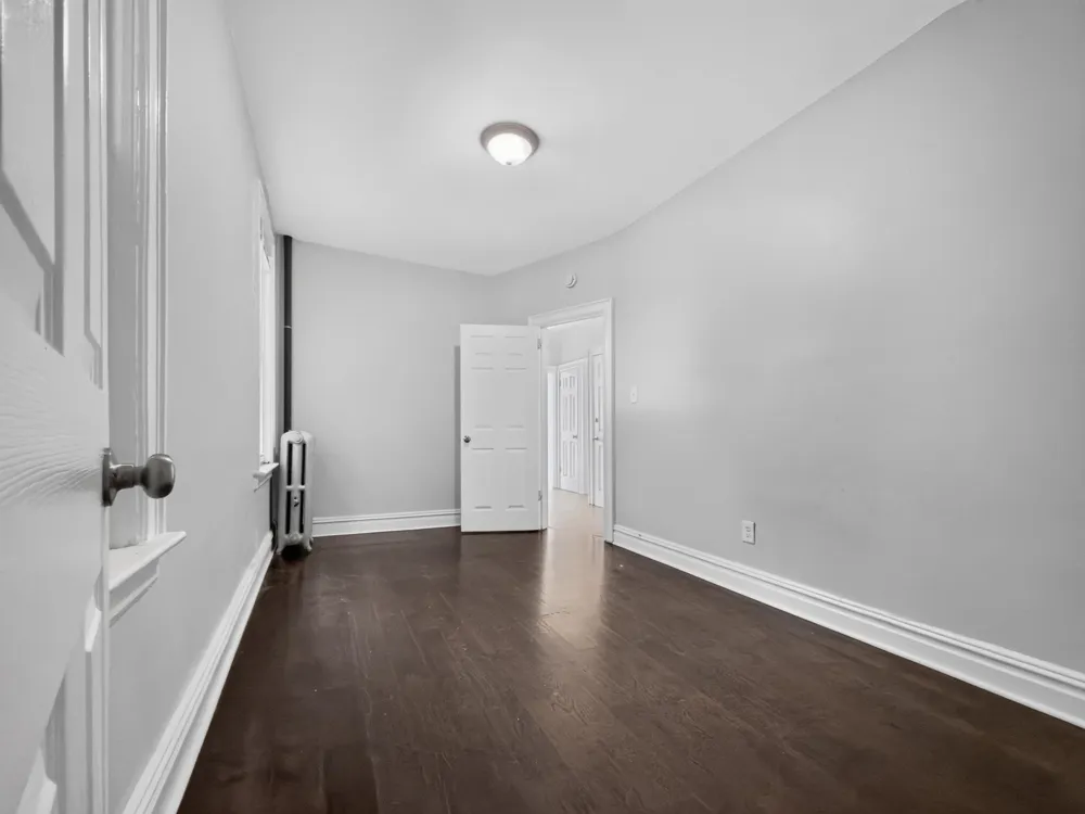 86 WEST 45TH ST Bayonne, NJ 07002