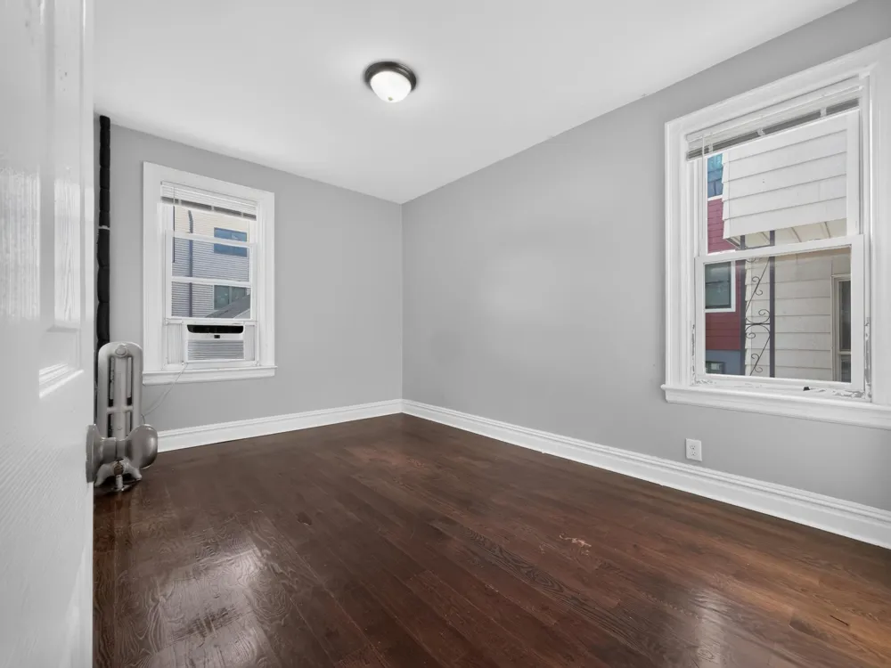 86 WEST 45TH ST Bayonne, NJ 07002