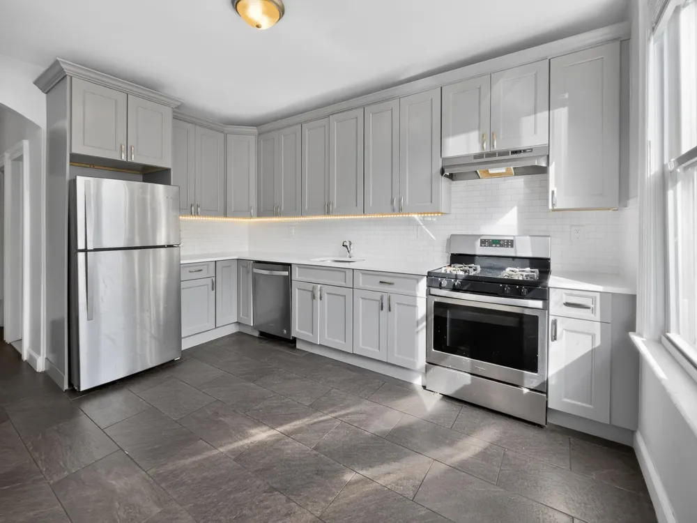 86 WEST 45TH ST Bayonne, NJ 07002