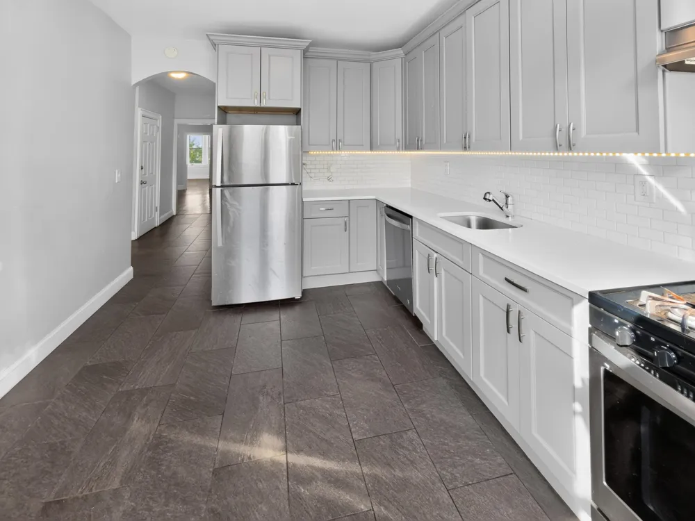 86 WEST 45TH ST Bayonne, NJ 07002