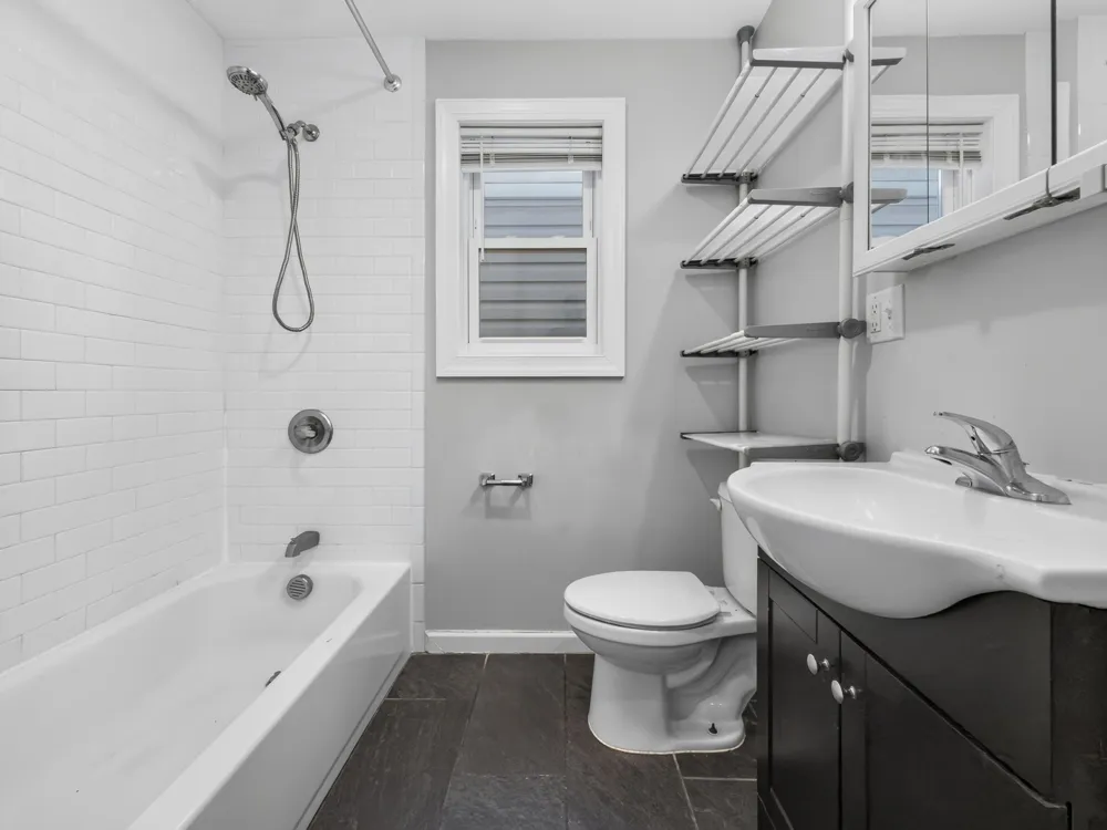 86 WEST 45TH ST Bayonne, NJ 07002