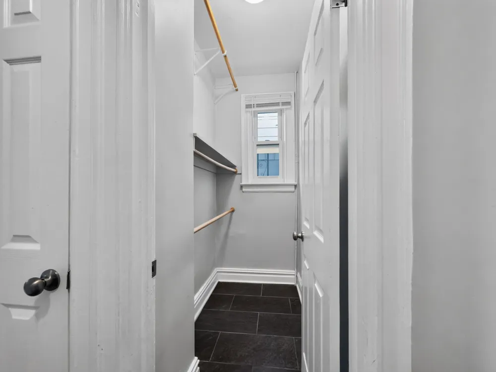 86 WEST 45TH ST Bayonne, NJ 07002