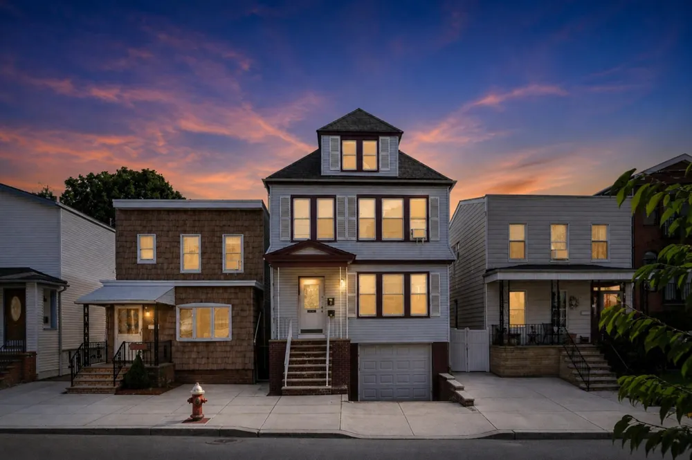 86 WEST 45TH ST Bayonne, NJ 07002