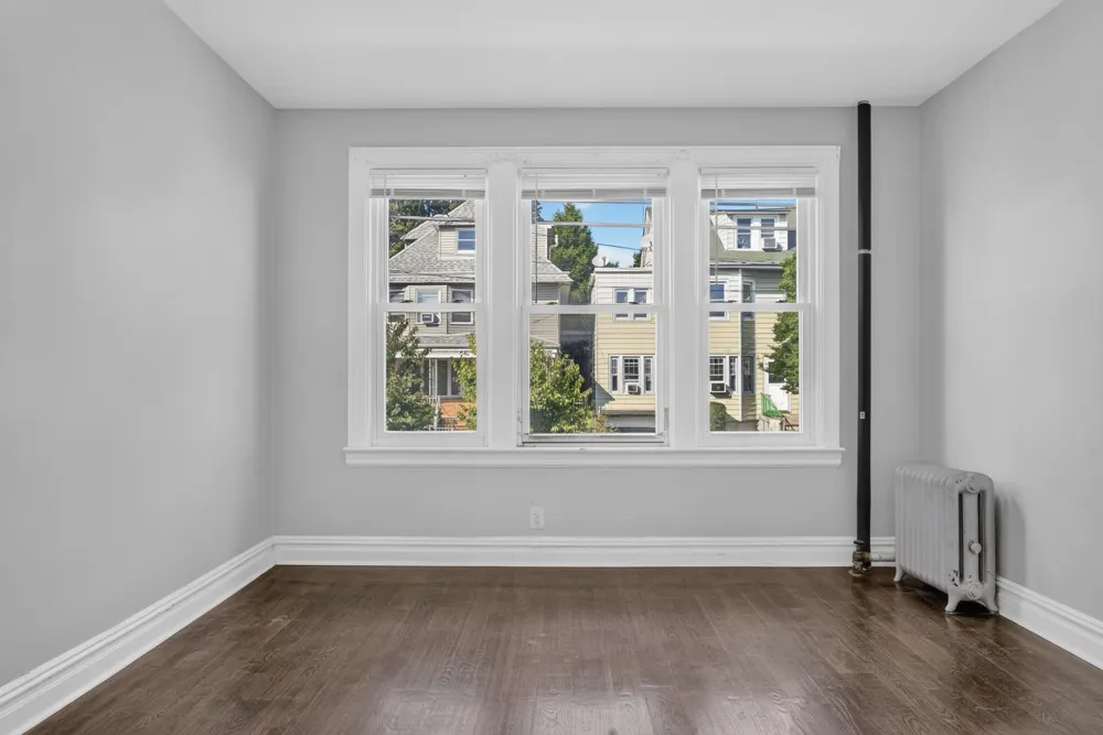 86 WEST 45TH ST Bayonne, NJ 07002
