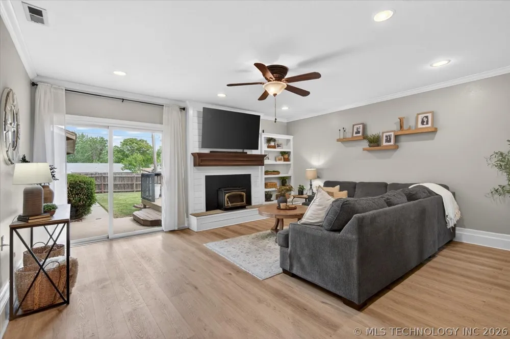 1242 May Lane Bartlesville, OK 74006