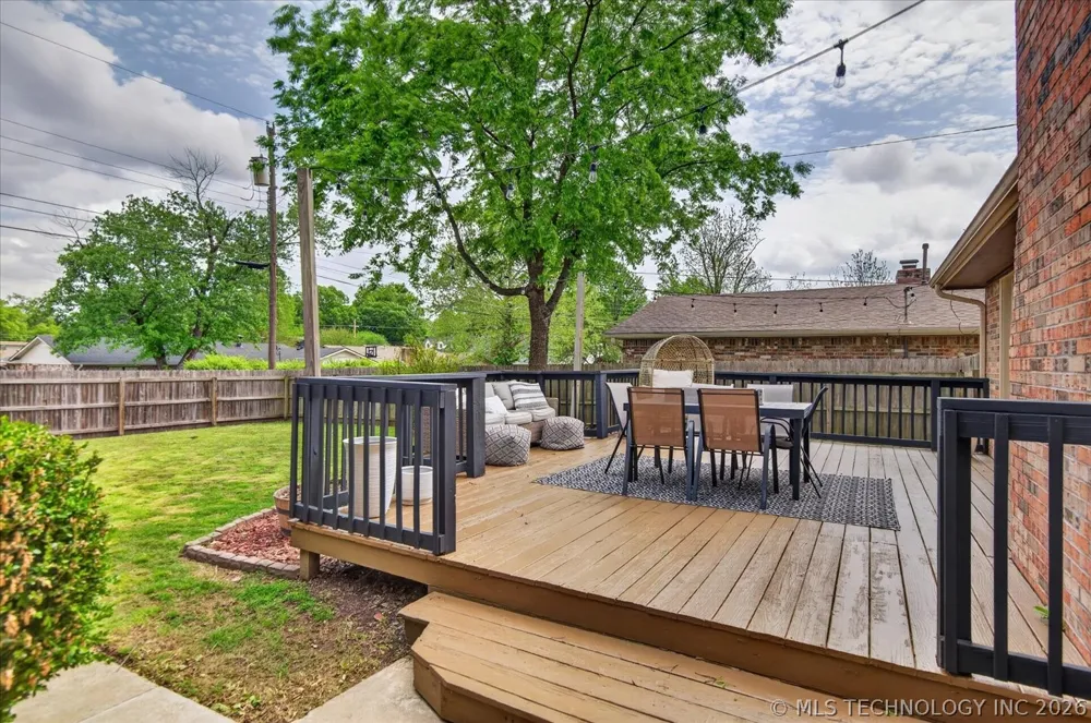 1242 May Lane Bartlesville, OK 74006