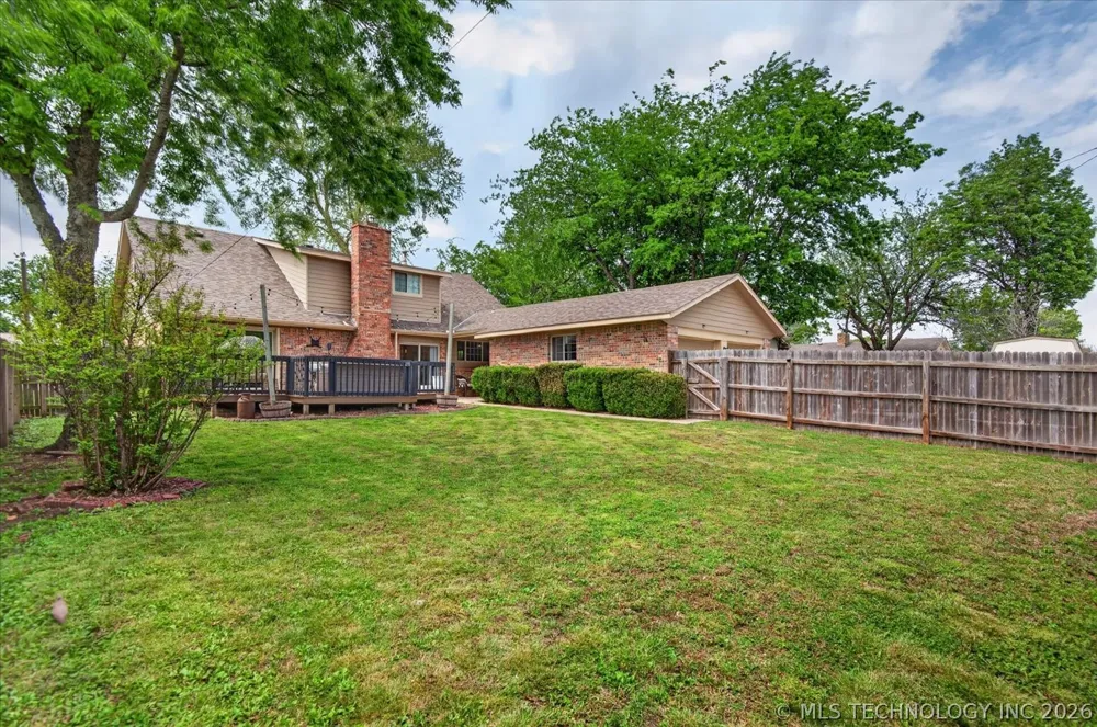 1242 May Lane Bartlesville, OK 74006