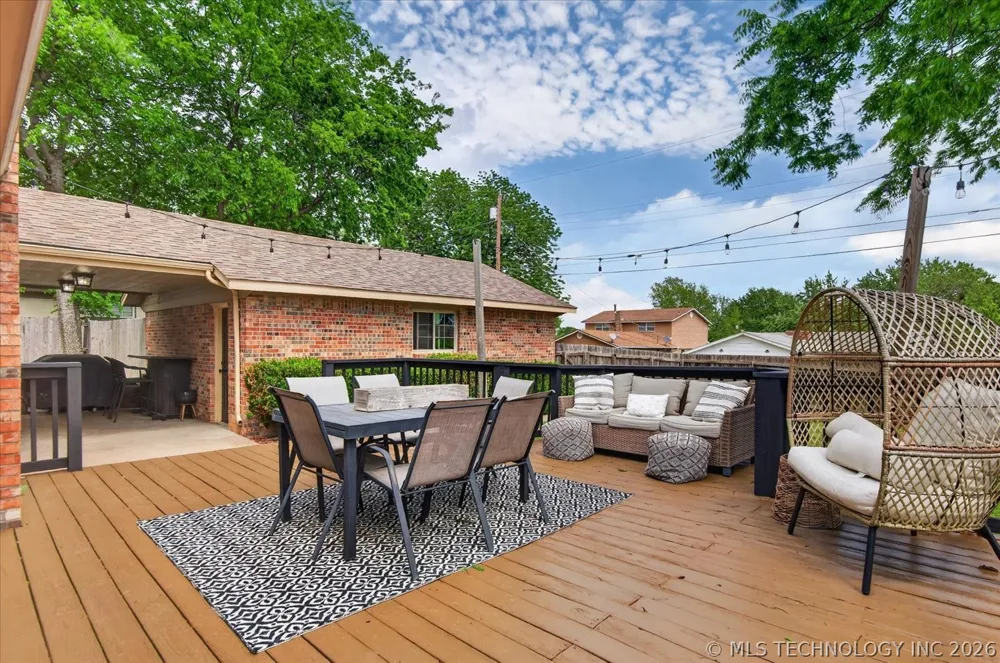 1242 May Lane Bartlesville, OK 74006