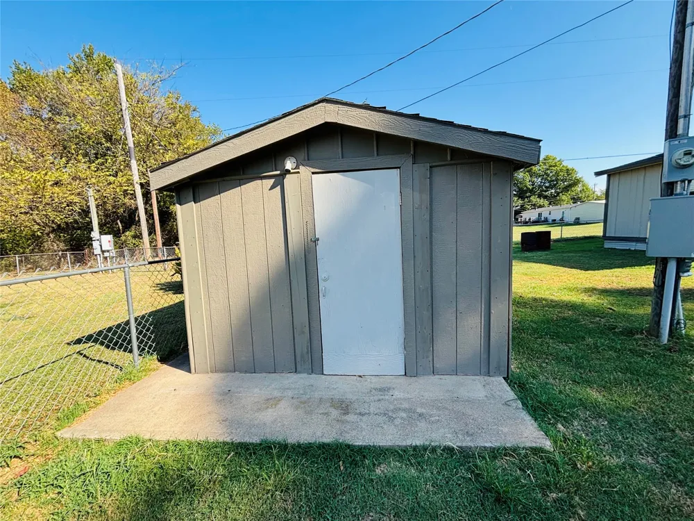 419151 E 1146 ROAD Checotah, OK 74426