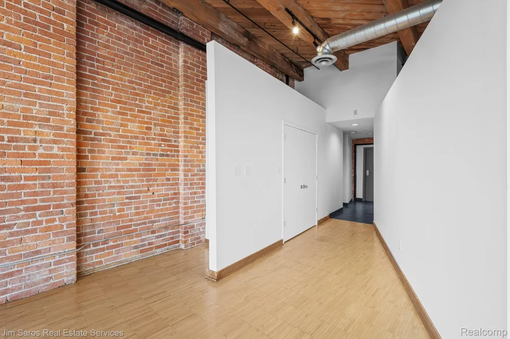 200 River place Wayne City, MI 48207