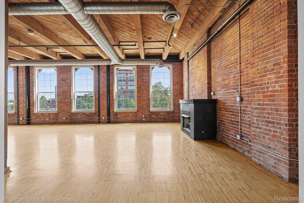 200 River place Wayne City, MI 48207