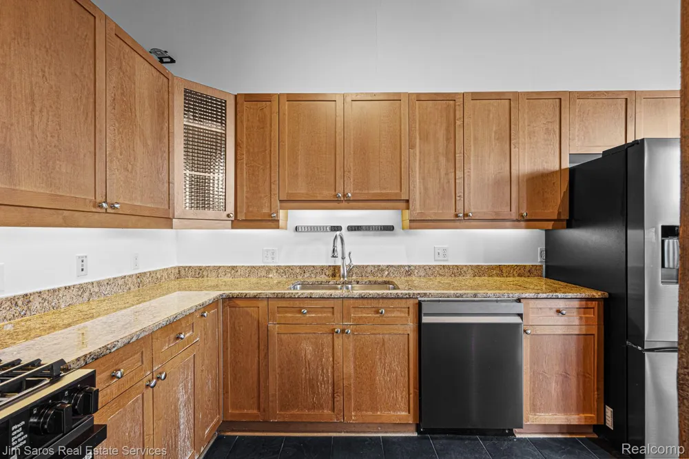 200 River place Wayne City, MI 48207